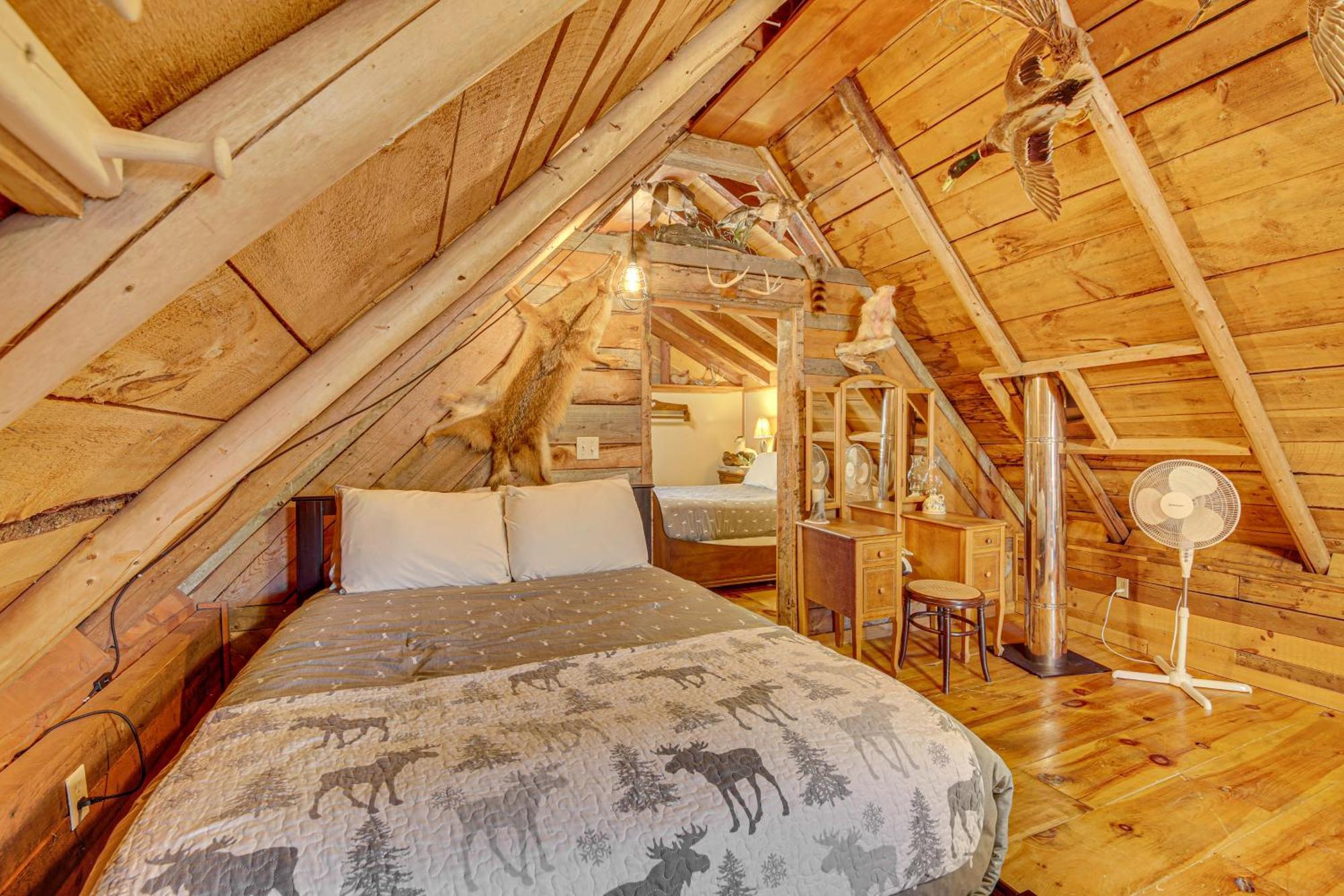 Rustic Searsport Cabin Loft And Sunroom On 10 Acres エクステリア 写真