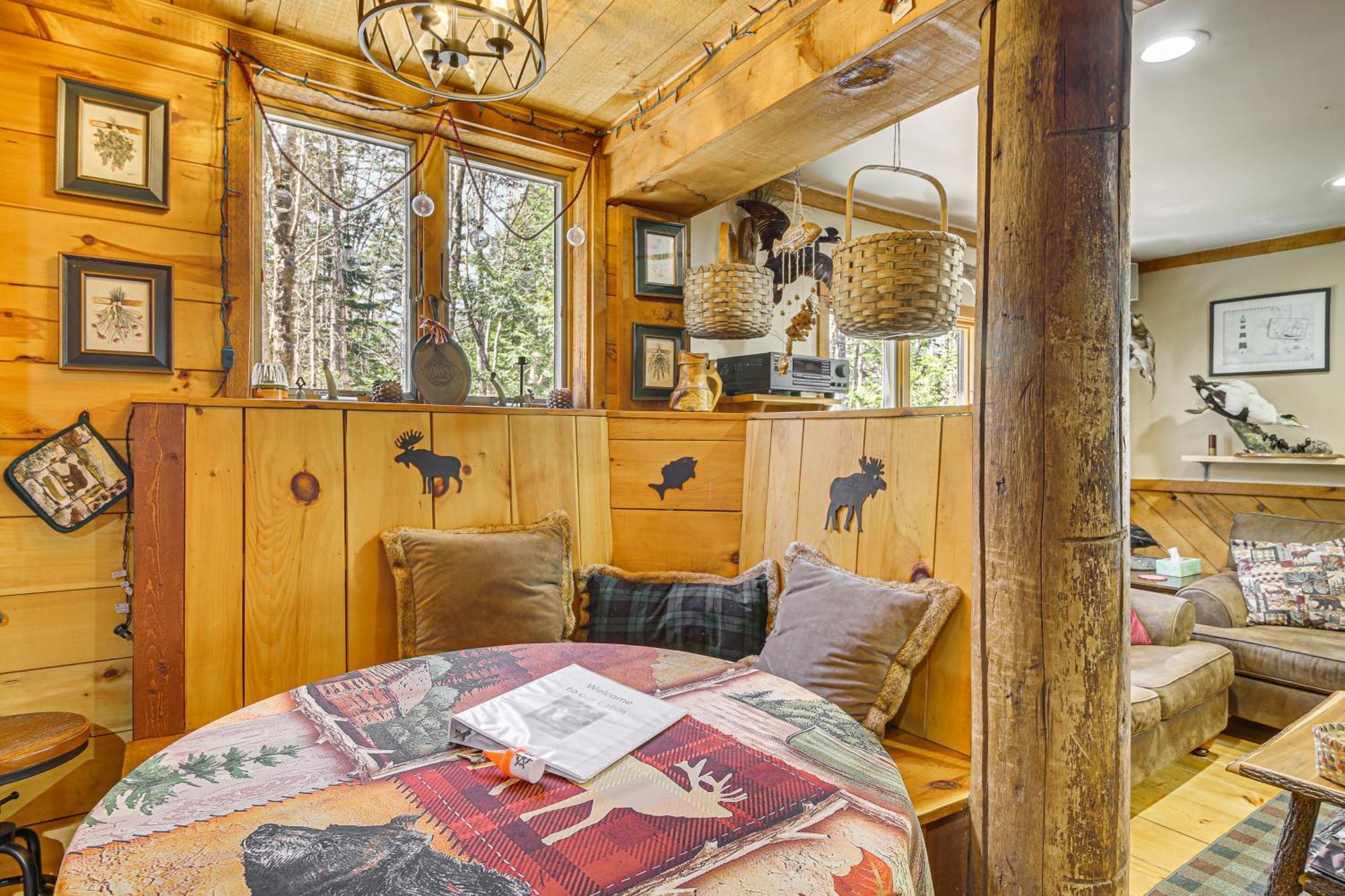 Rustic Searsport Cabin Loft And Sunroom On 10 Acres エクステリア 写真