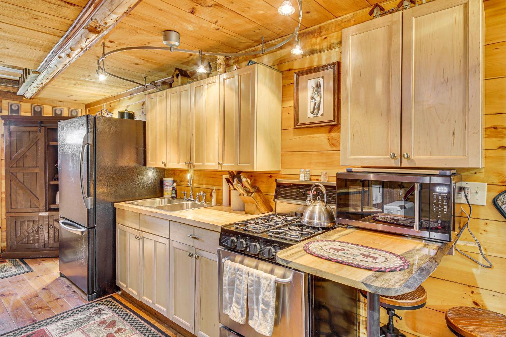 Rustic Searsport Cabin Loft And Sunroom On 10 Acres エクステリア 写真