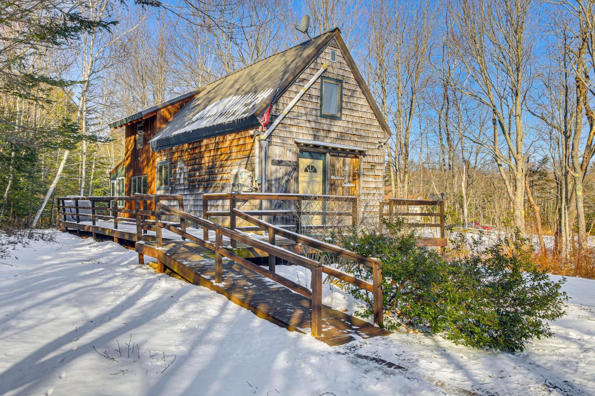 Rustic Searsport Cabin Loft And Sunroom On 10 Acres エクステリア 写真