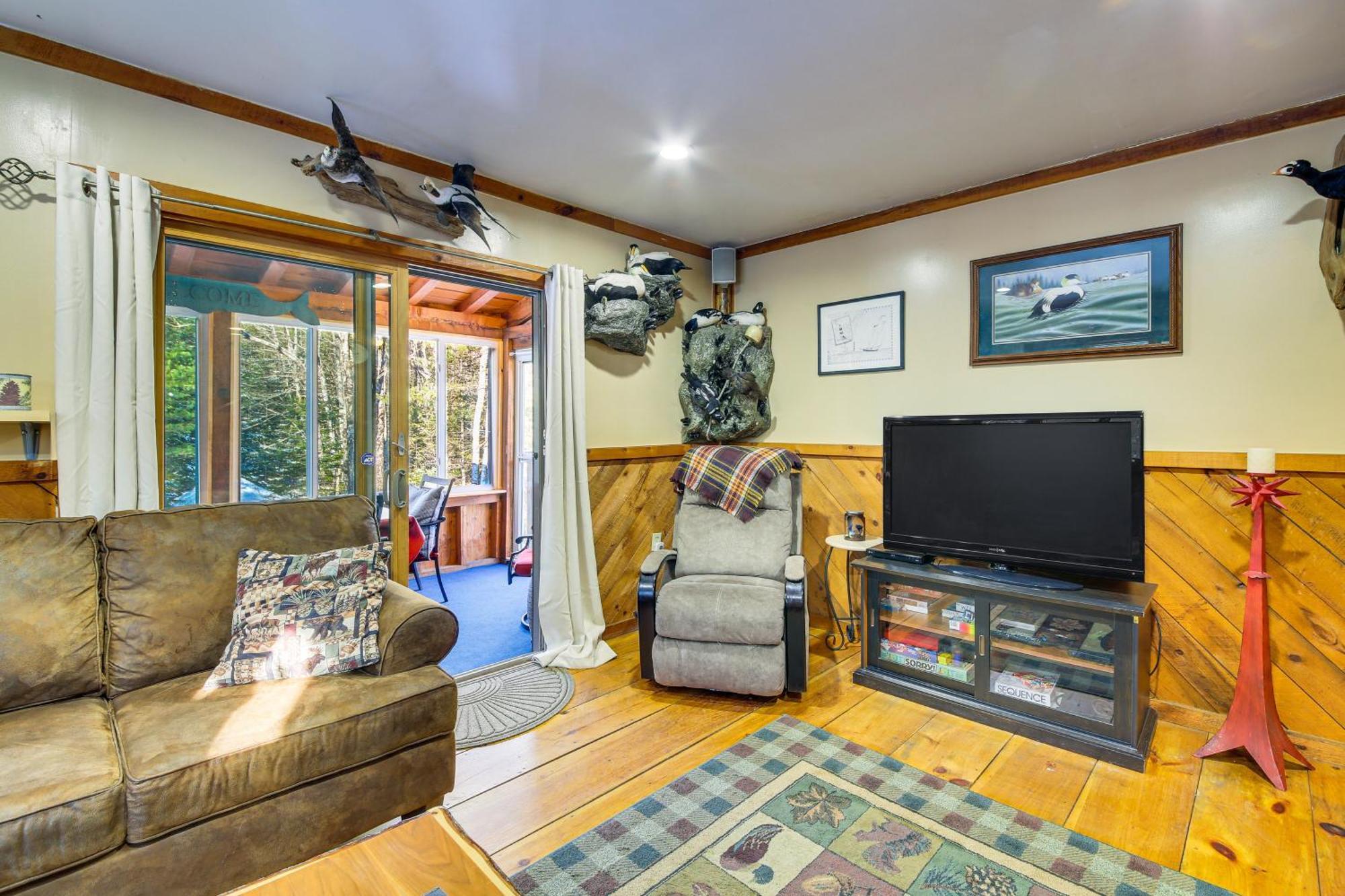 Rustic Searsport Cabin Loft And Sunroom On 10 Acres エクステリア 写真
