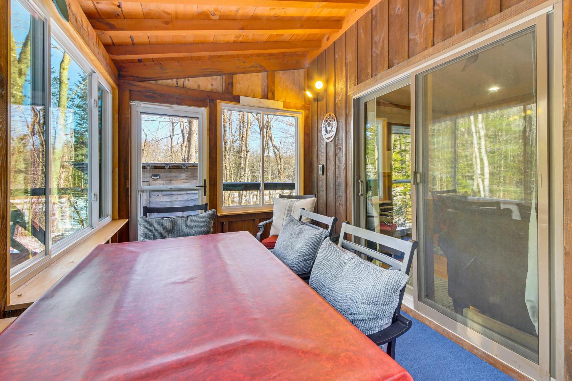 Rustic Searsport Cabin Loft And Sunroom On 10 Acres エクステリア 写真