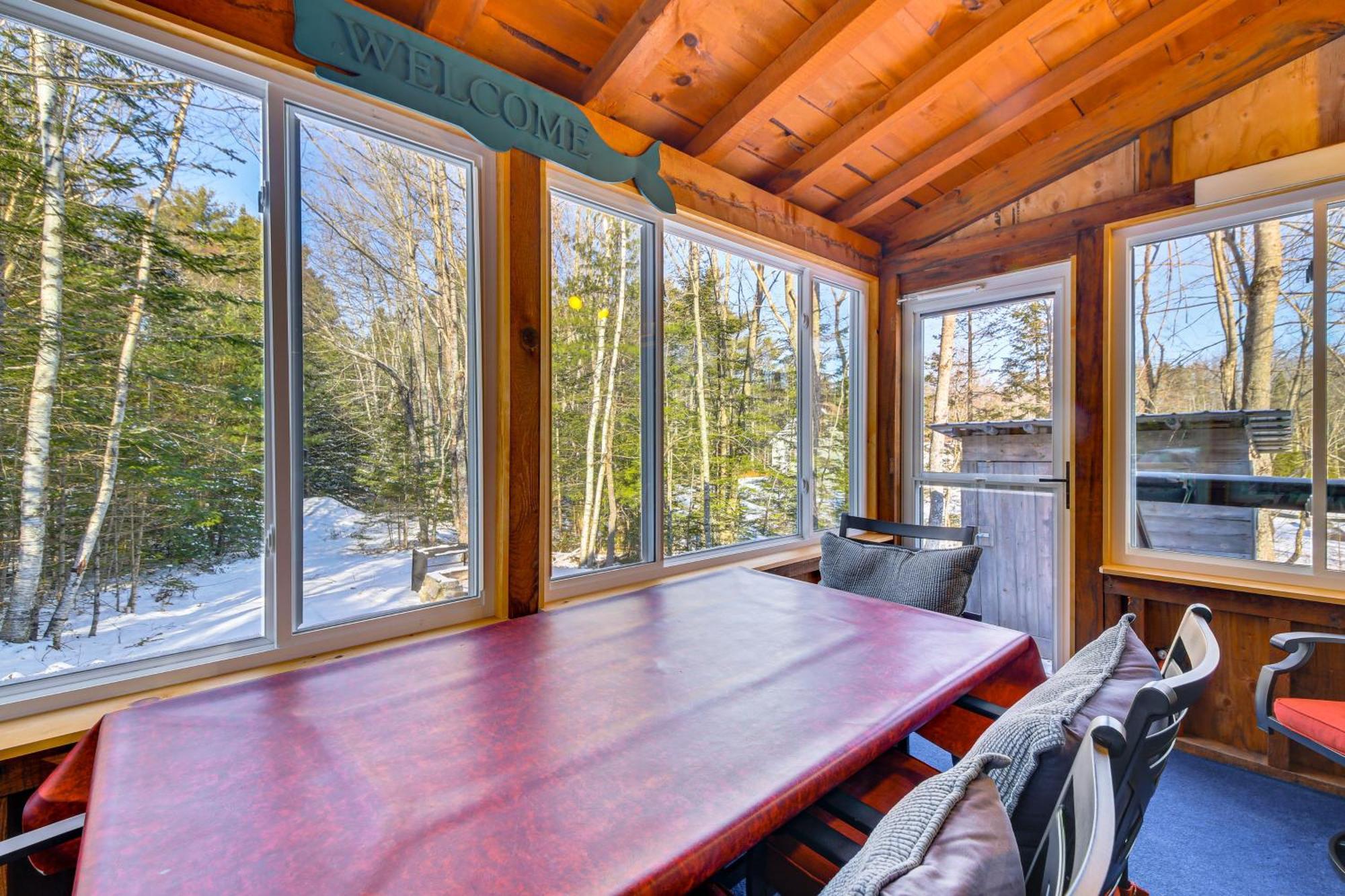 Rustic Searsport Cabin Loft And Sunroom On 10 Acres エクステリア 写真